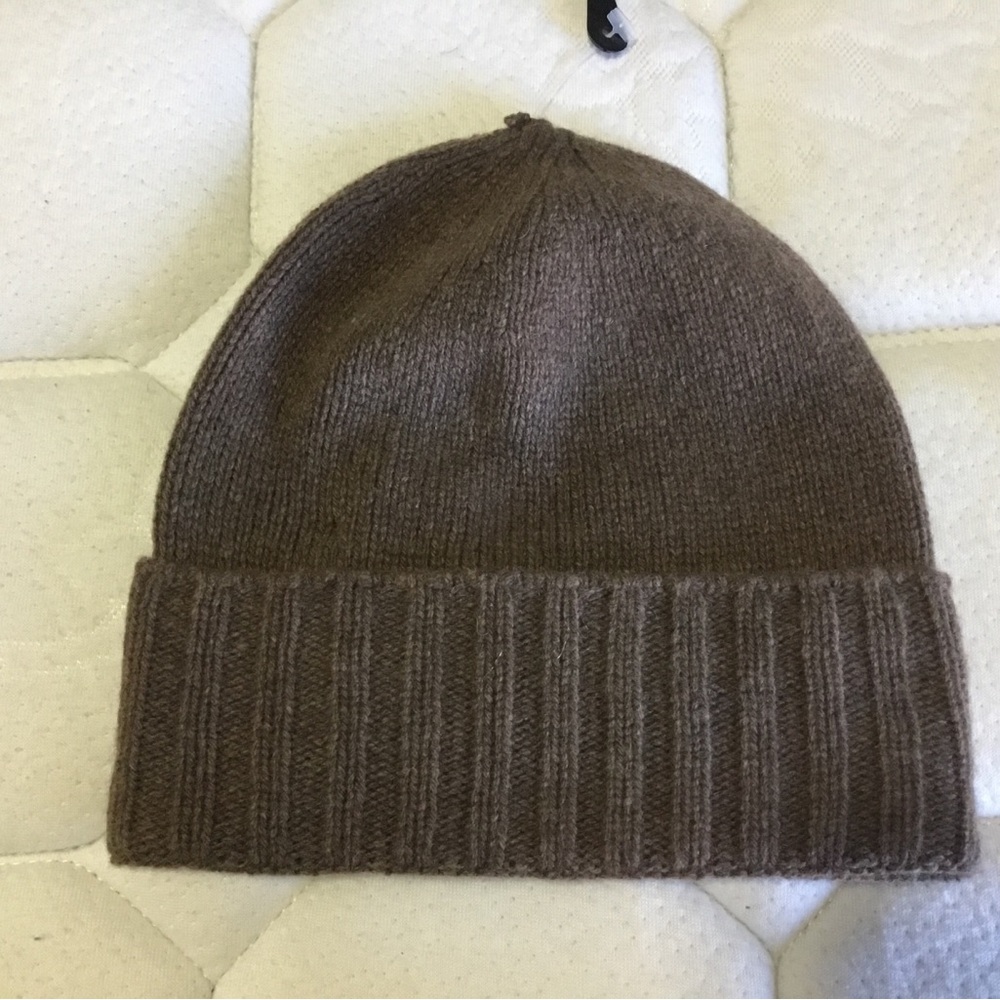 Tesma Cashmere Unisex brown ribbed beanie knit hat Made in Italy B
